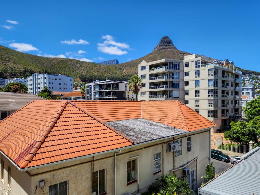 2 Bedroom Property for Sale in Sea Point Western Cape